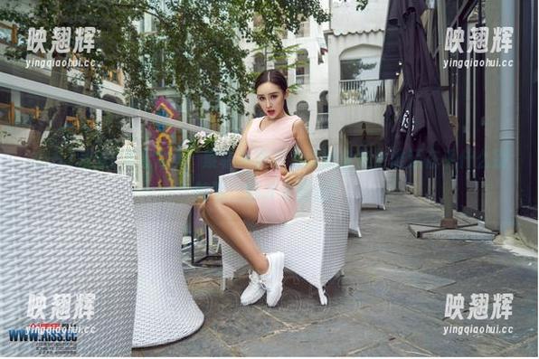AISS爱丝(黄金版) - 索菲高清腿长妹纸合集，谁还在乎什么别的呢，腿才是重点！