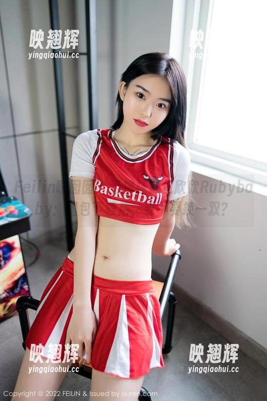Feilin嗲囡囡-欣欣Rubybaby Feilin嗲囡囡 - 当棉袜遇见欣欣Rubybaby:图包下载后,要不要换一双?