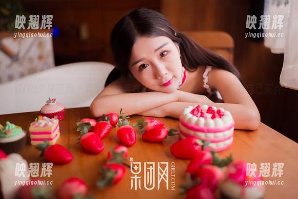 GIRLT果团网 - 周妍希的毛衣写真精选：所以我们要为自己买件毛衣吗？