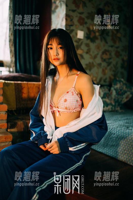 GIRLT果团网 - 周妍希：免费送你一份女仆图,让你的朋友们羡慕得舌头打结！