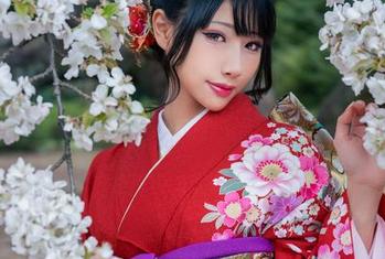 在HaneAme雨波的水手服私拍中飘荡：这一身就好像刚讨论过星辰大海。