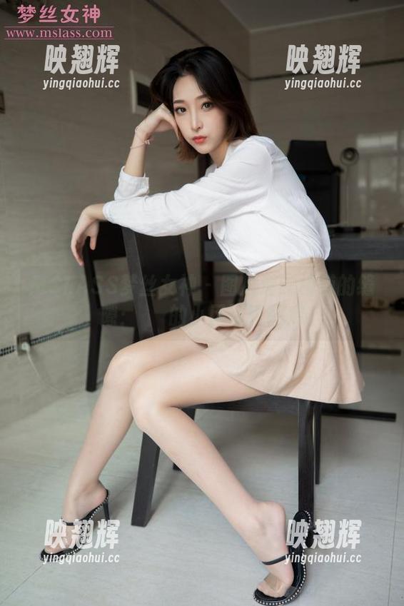 MSLASS梦丝女神-玥玥 MSLASS梦丝女神 - 图片透过楼道的缝隙:玥玥的小区写真图库