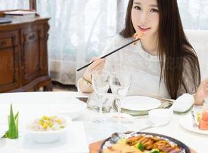 MiStar魅妍社 – 从浴室跑出来的Olivia童安琪，私拍图集里有点小顽皮