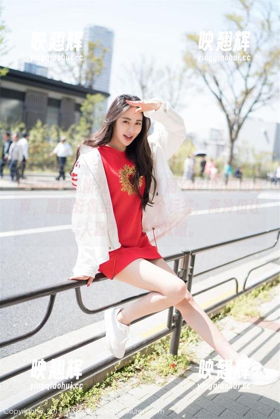 MiStar魅妍社-丽Yovi MiStar魅妍社 - 看到了丽Yovi的御姐写真,原图好像给她贴了个标签:高冷但让人忍不住多看几眼。