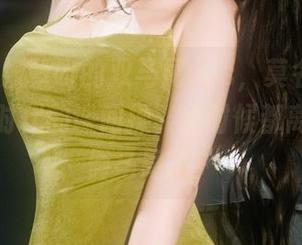 Tina很妖孽呀的双马尾cos，莫名让我想起童年时代的课间操，啥时候都离不开这俩马尾啊！