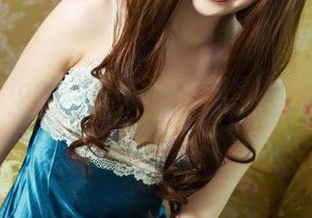 TouTiao头条女神 – 李由美原图有多久没见这么养眼的短裙合集了？