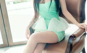 TuiGirl推女郎 – Yu佳妮和她的裤里丝：这张图片和原图让我想了些啥