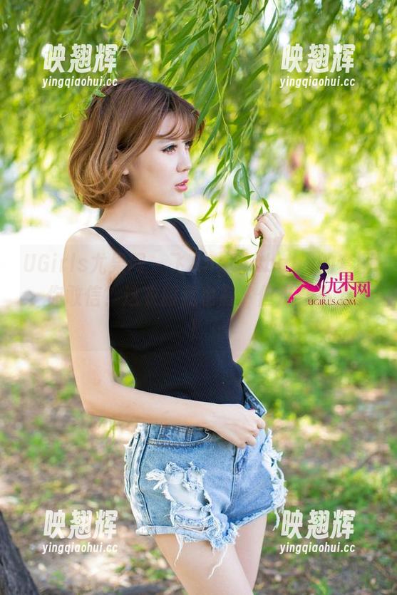 UGirls尤果网 - 飞Angelababy的套图，你敢信？这衣服我也有，但是穿不上了！