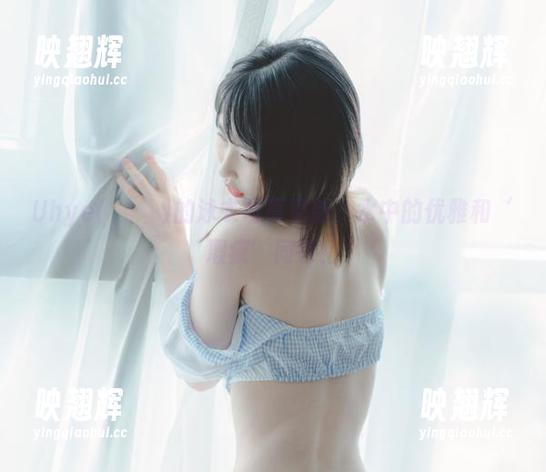 Uhye(이유혜)的泳衣写真更新，水中的优雅和‘瑕疵’同行！