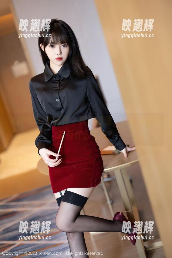 XIAOYU语画界-杨紫嫣 XIAOYU语画界 - 网袜飘逸,杨紫嫣定制款有什么玄机?