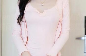 Xiuren秀人网 – 卓芷伊EricA的海边作品新鲜问世，这些波浪是不是也想参演她的下一个作品？