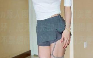 Xiuren秀人网 – “空姐”周美美alicia撇掉光环，把无圣光的美图拍得那么自然，不禁想问，这是谁家的天使？