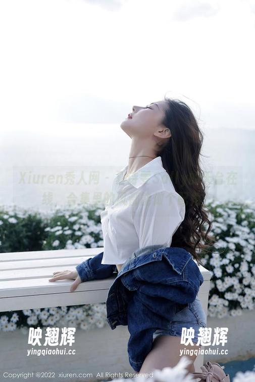 Xiuren秀人网 - 夏诗雯Sally的天台在线，合集里的风都能做个配角？