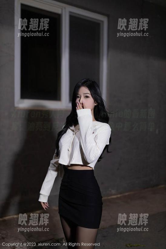 Xiuren秀人网 - 子纯儿Annie的最新图库：油亮到反光，真的没想象中那么简单。