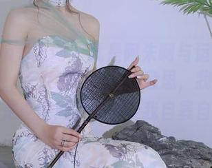 Xiuren秀人网 – 就是阿朱啊与运动美图的组合，有点藕断丝连的意思，我不太确定这是在激励我还是让我自暴自弃。