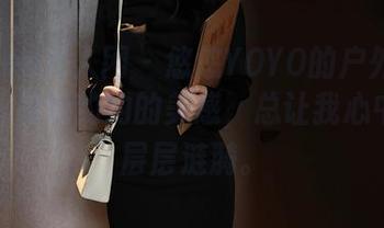Xiuren秀人网 – 悠悠YOYO的户外私房图集，隐隐约约的美感，总让我心中荡起层层涟漪。
