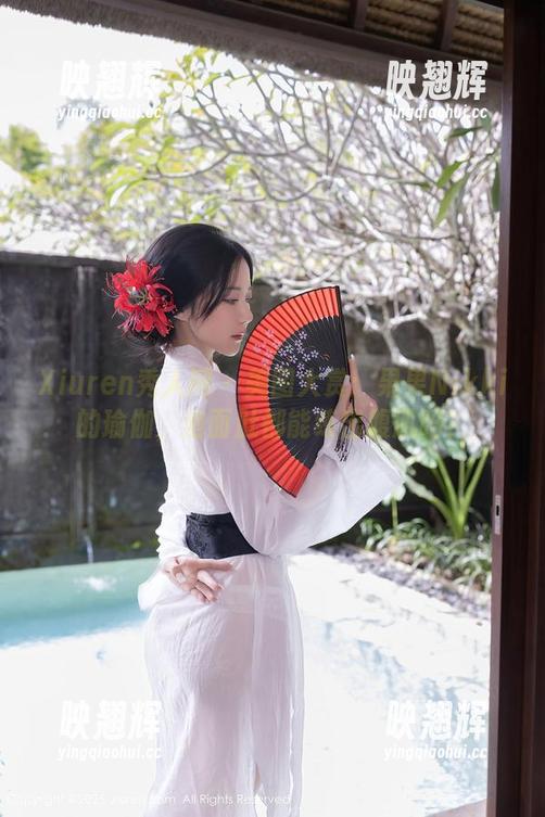 Xiuren秀人网-果果Nikki Xiuren秀人网 - 美图大赏:果果Nikki的瑜伽,泡面肚都能练出腹肌吗?