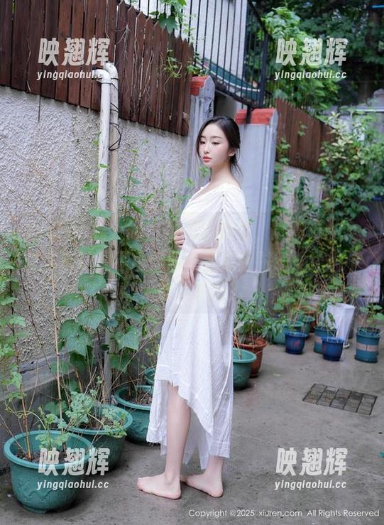 Xiuren秀人网-江真真 Xiuren秀人网 - 居家当模特,江真真的全套写真让我不由得想:我能随时随地也搞个无敌状态吗?