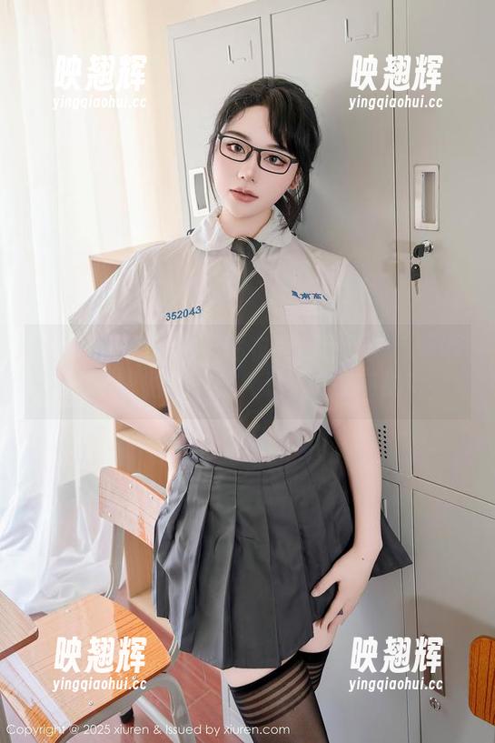 Xiuren秀人网 - 睡衣美腿示范：潘娇娇图包里的腿，让人忍不住咬手绢！