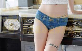 Xiuren秀人网 – 图片展示瑶瑶baby的内衣定制，反正我还是保持沉默吧。