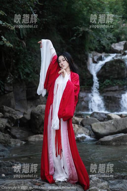 Xiuren秀人网-糖豆sisi Xiuren秀人网 - 糖豆sisi在无圣光里的玩耍,女友角色猜猜?