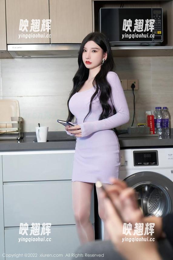 Xiuren秀人网 - 突然冒出来的还是陈梵妮连体衣，更新的写真集，风变得好热烈哦～