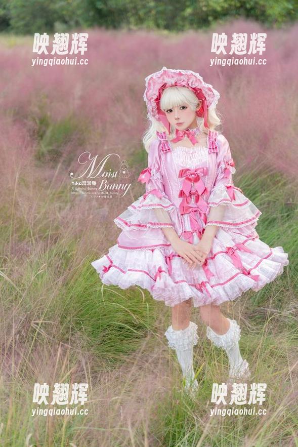 说好的制服？Yiko湿润兔最新作品里却隐藏了不少小惊喜！