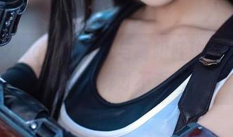 COS女神aqua水淼与高跟鞋边走边聊，更新鞋带怎样才不系错？！
