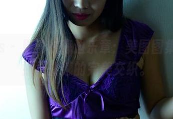 pans – 果汁的海边乐章：美图图集里妩媚与慵懒的完美交织。