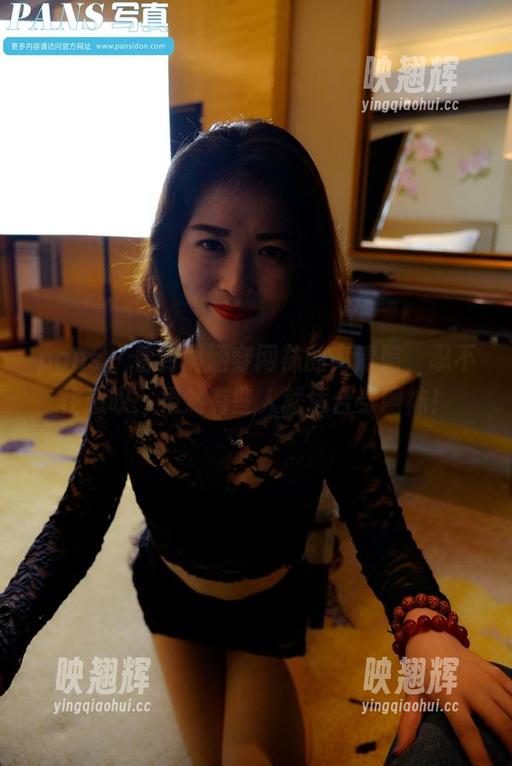 pans-雨涵 pans - 看到雨涵穿网袜的高清照,忍不住感叹:果然有些人就适合穿网袜!