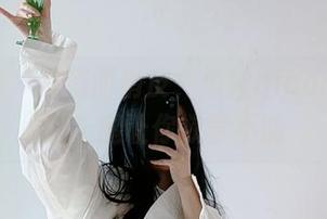 微密圈 – 高清而俏皮，俏妞qiaoniuTT的长腿让你欲罢不能