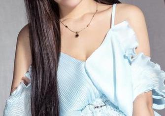 克拉女神 – 汤怡长腿私拍图包，啥叫‘靓丽’？看完你就全明白了！