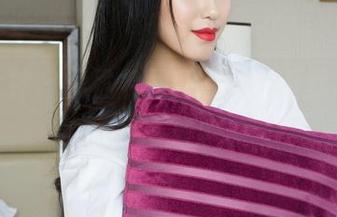 克拉女神 – 盈盈礼服图包：一看就忍不住想试穿！