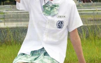 初夏女神 – 看完依依的海边私房，心中默默赞叹：要不要给个点赞？