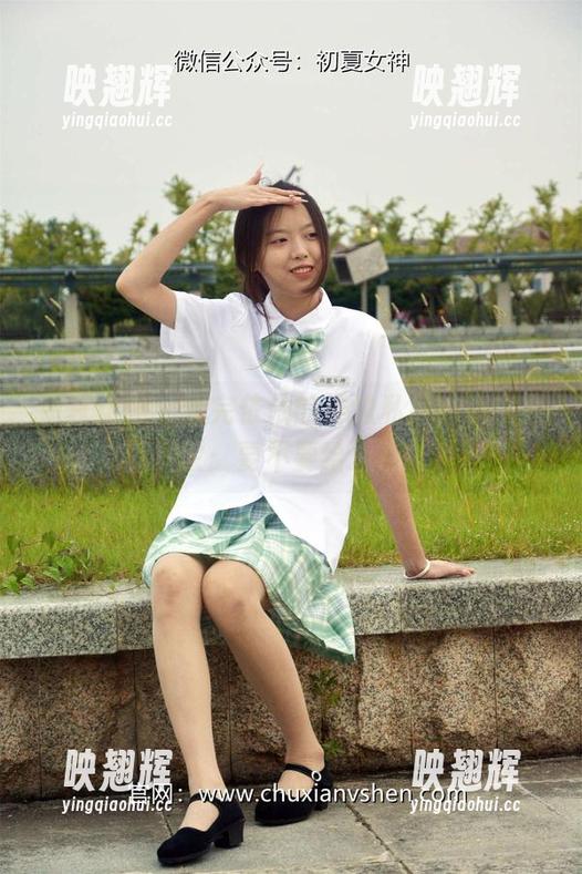 初夏女神-依依 初夏女神 - 看完依依的海边私房,心中默默赞叹:要不要给个点赞?