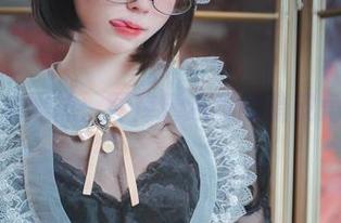 南鸽黑袜：图库精选里的俏皮角落
