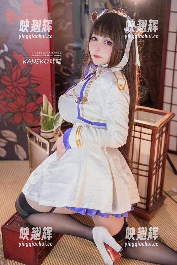 看咔喵KANEKO的这组写真，油亮得我险些滑倒...