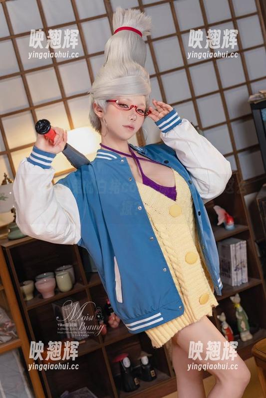 咬人小小兔的白裙cos，原图竟然能这么撩？