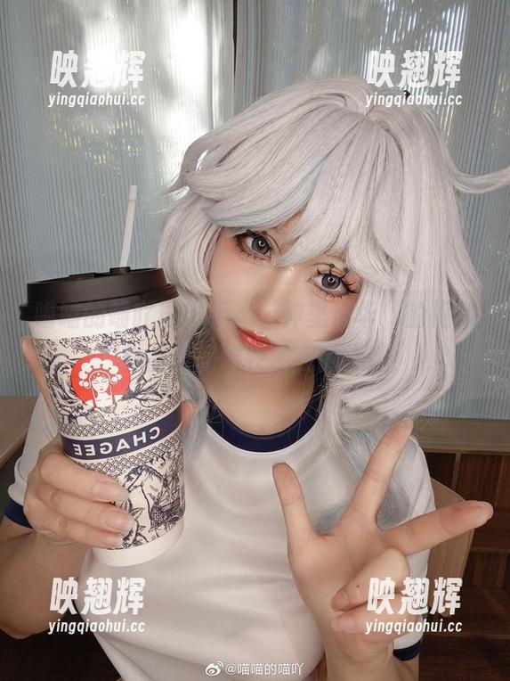 喵喵的喵吖 喵喵的喵吖再出手,“神里绫华”的福利作品瞬间捕获了我的心。