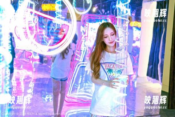 嗲囡囡-Jennanni_Jen 嗲囡囡 - 当Jennanni_Jen跨界成为圣诞树,随时准备接受你的‘美图赏’!