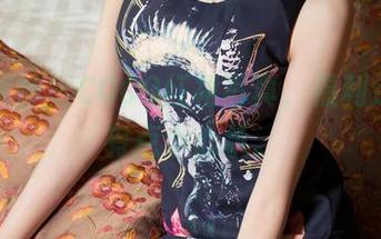 头条女神 – COCO红裙写真，福利还是要有点小心机。