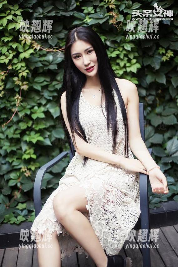 头条女神 - 被曲佑熙的毛衣合集吸引，还有谁不想围着她转啊