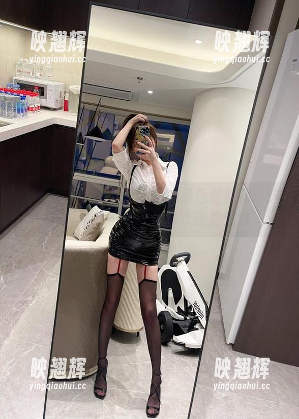 奔跑的晶骡儿 微密圈 - 奔跑的晶骡儿的黑色姐妹花:这写真让我不确定是喜欢还是想逃