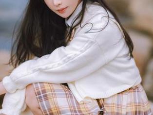 妍子坚不可摧的写真，吉他妹妹让人目不转睛