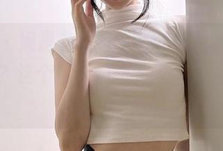 微密圈 – 妮是老虎的紫色肚兜美图，准备好了吗？这个夏天别恋爱了，先赶紧来看！