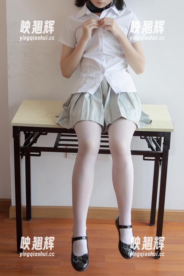 少女秩序 少女秩序的无圣光白丝卫衣写真,心态已变得无所畏惧!