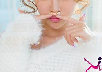 尤果网 – 美图界的混搭风，想问妮小妖有没有考虑出个《左手御姐，右手可爱》？
