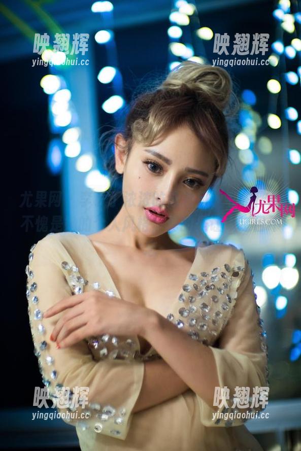 尤果网-李丁丁 尤果网 - 李丁丁浓浓的泳池风,私拍作品不愧是她的个人风格,真的是让人过目不忘