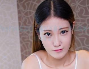 尤物馆 – ‘FoxYini孟狐狸’美足写真集，更新后每一页都是无意间的吸引！