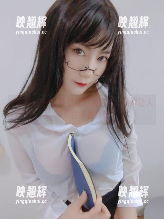 星澜想来杯珍珠奶茶的御姐风！美图让人忍不住多看几眼